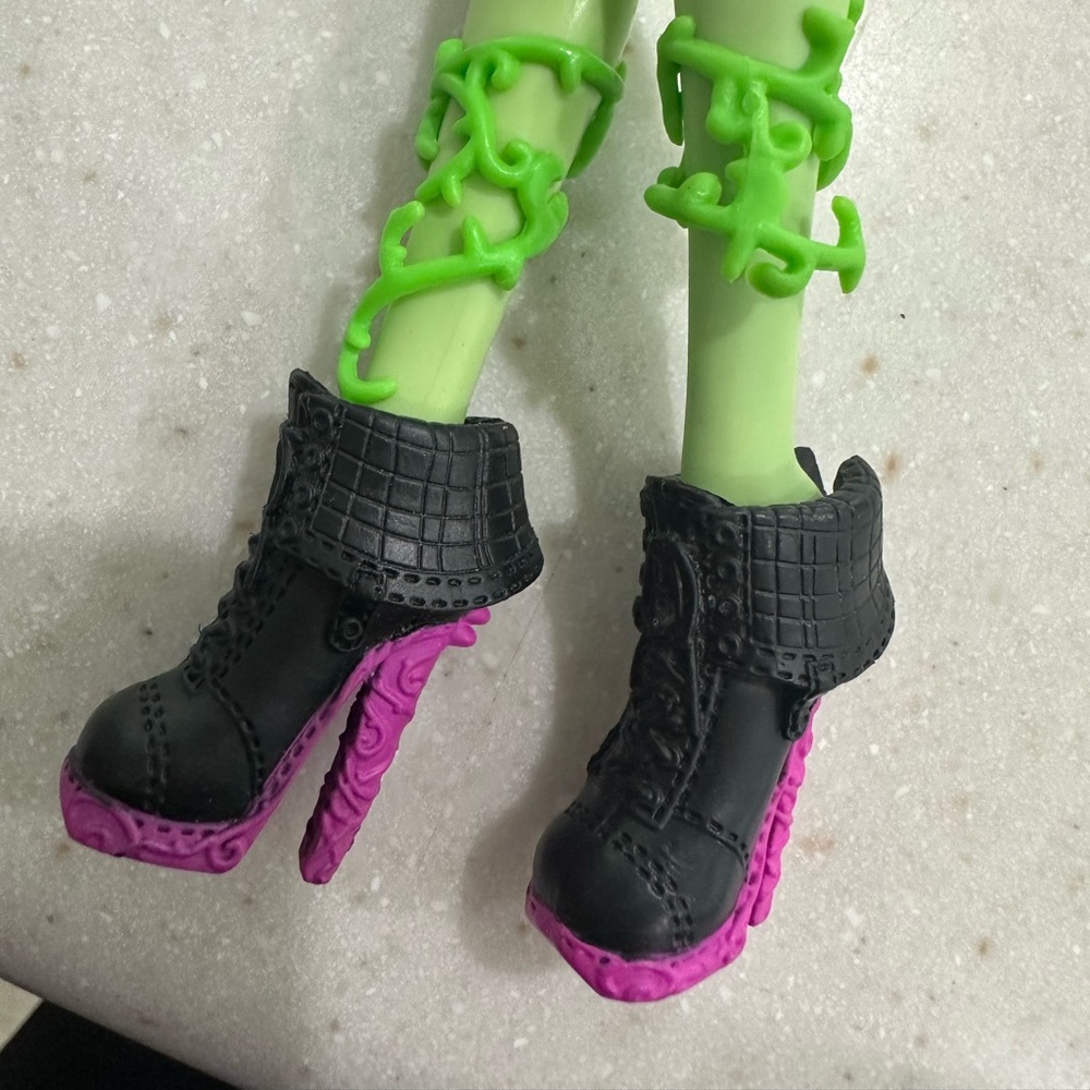 Monster high doll bundle - Picture 13 of 16
